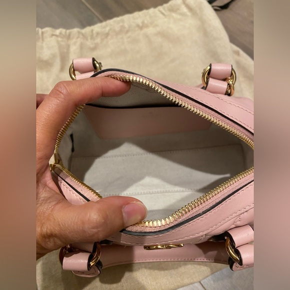 Gucci GG matelassé mini bag in pink leather - Picture 13 of 15